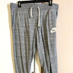 Nike Crop/Capri Joggers